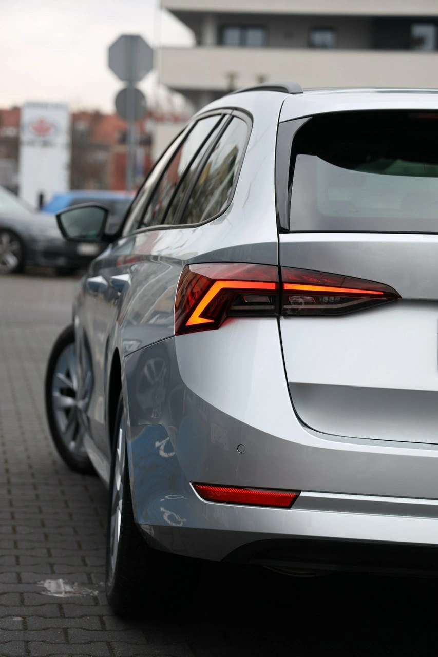 Skoda Octavia - Zdjęcie 8