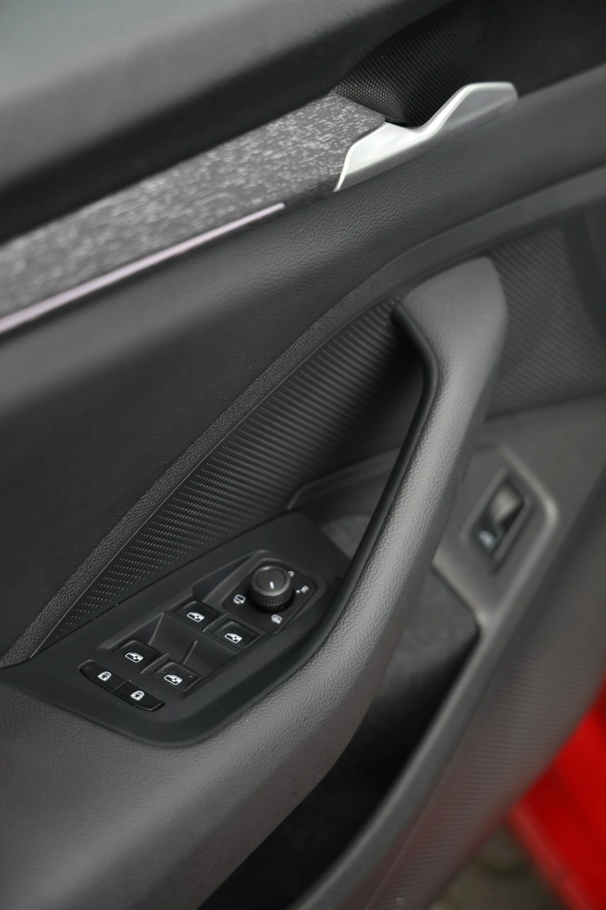 Skoda Superb - Zdjęcie 17