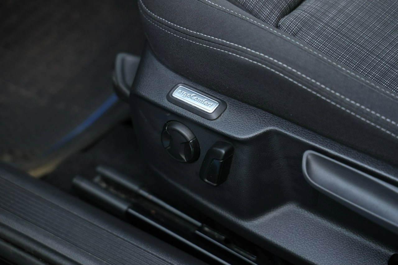 Volkswagen Passat - Zdjęcie 12