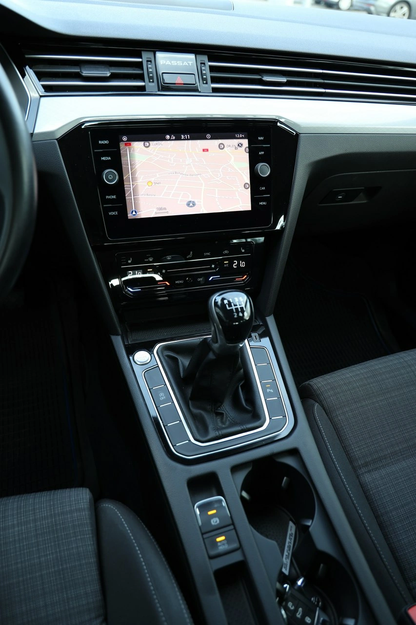 Volkswagen Passat - Zdjęcie 15
