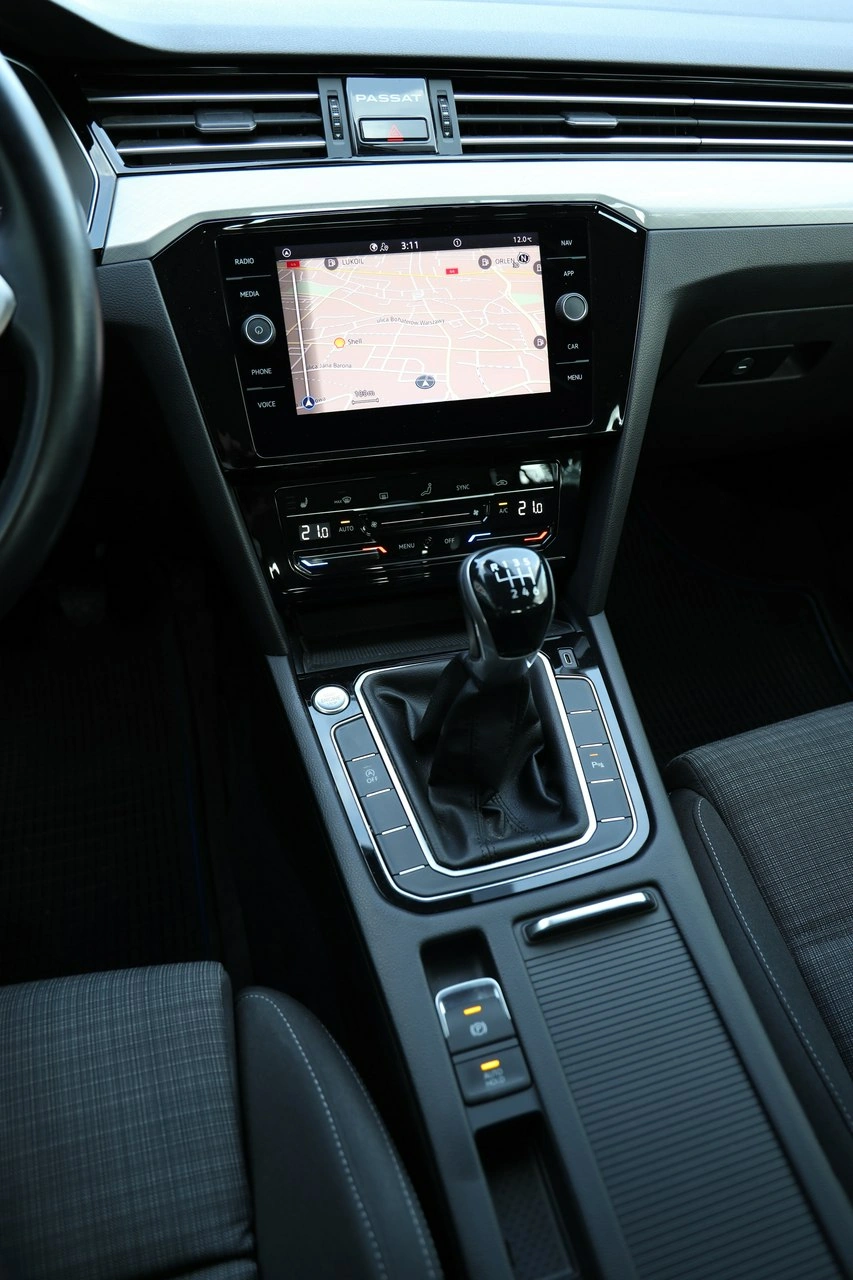 Volkswagen Passat - Zdjęcie 16