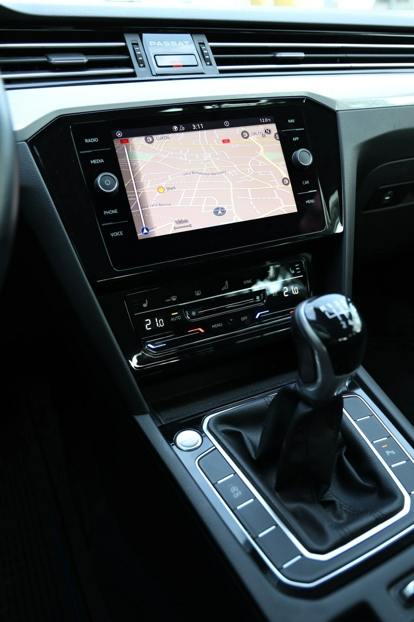 Volkswagen Passat - Zdjęcie 17