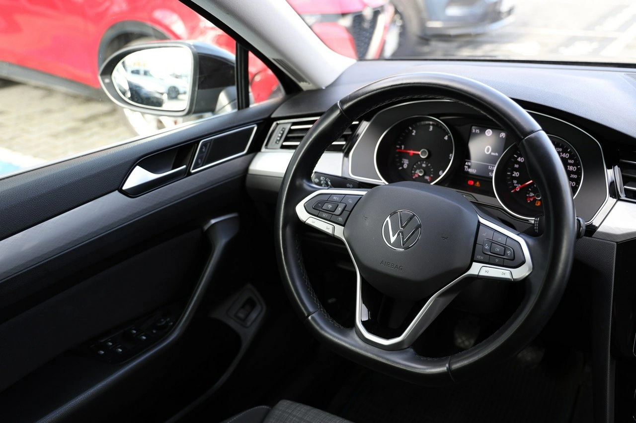 Volkswagen Passat - Zdjęcie 25