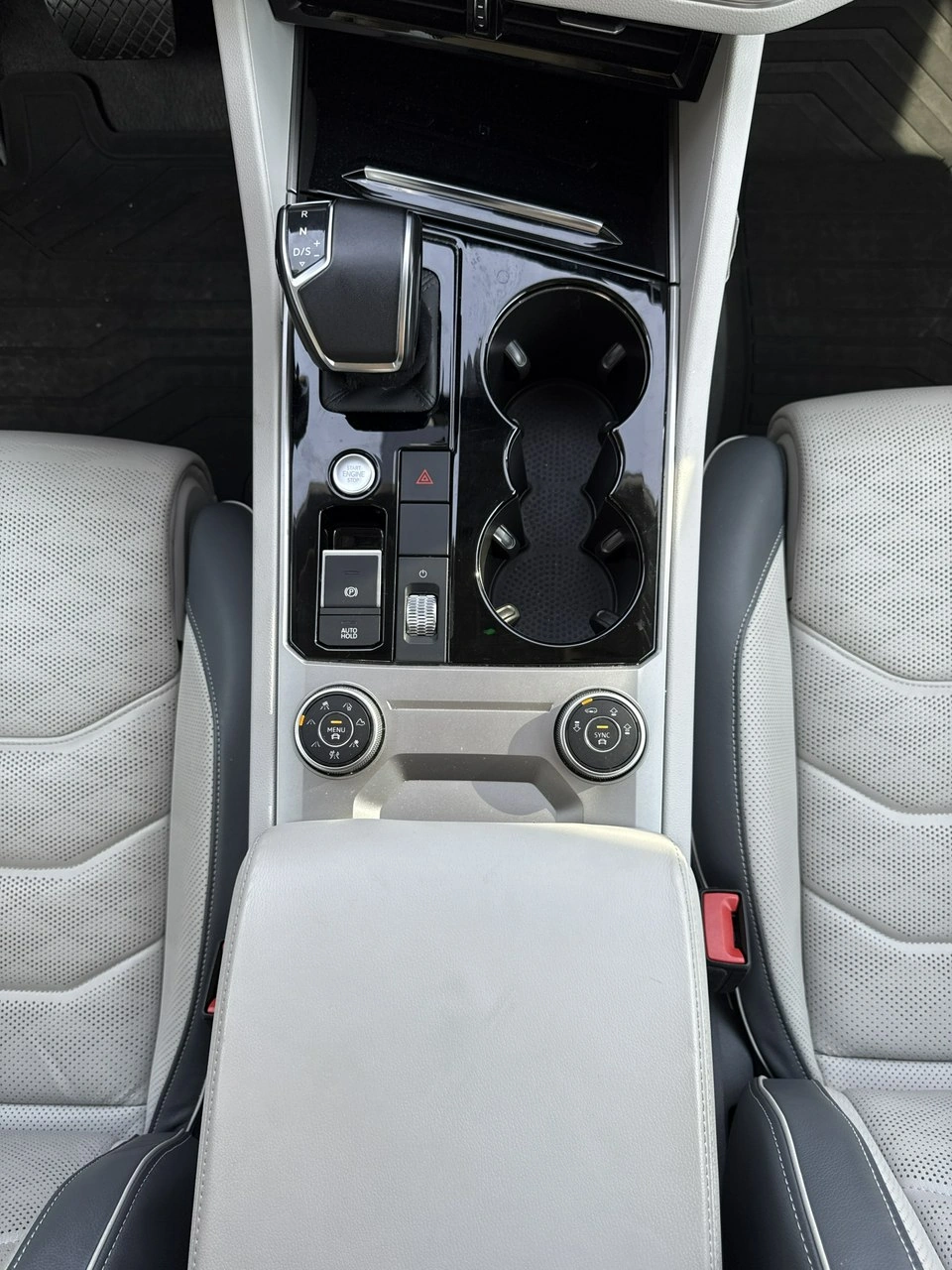 Volkswagen Touareg - Zdjęcie 32