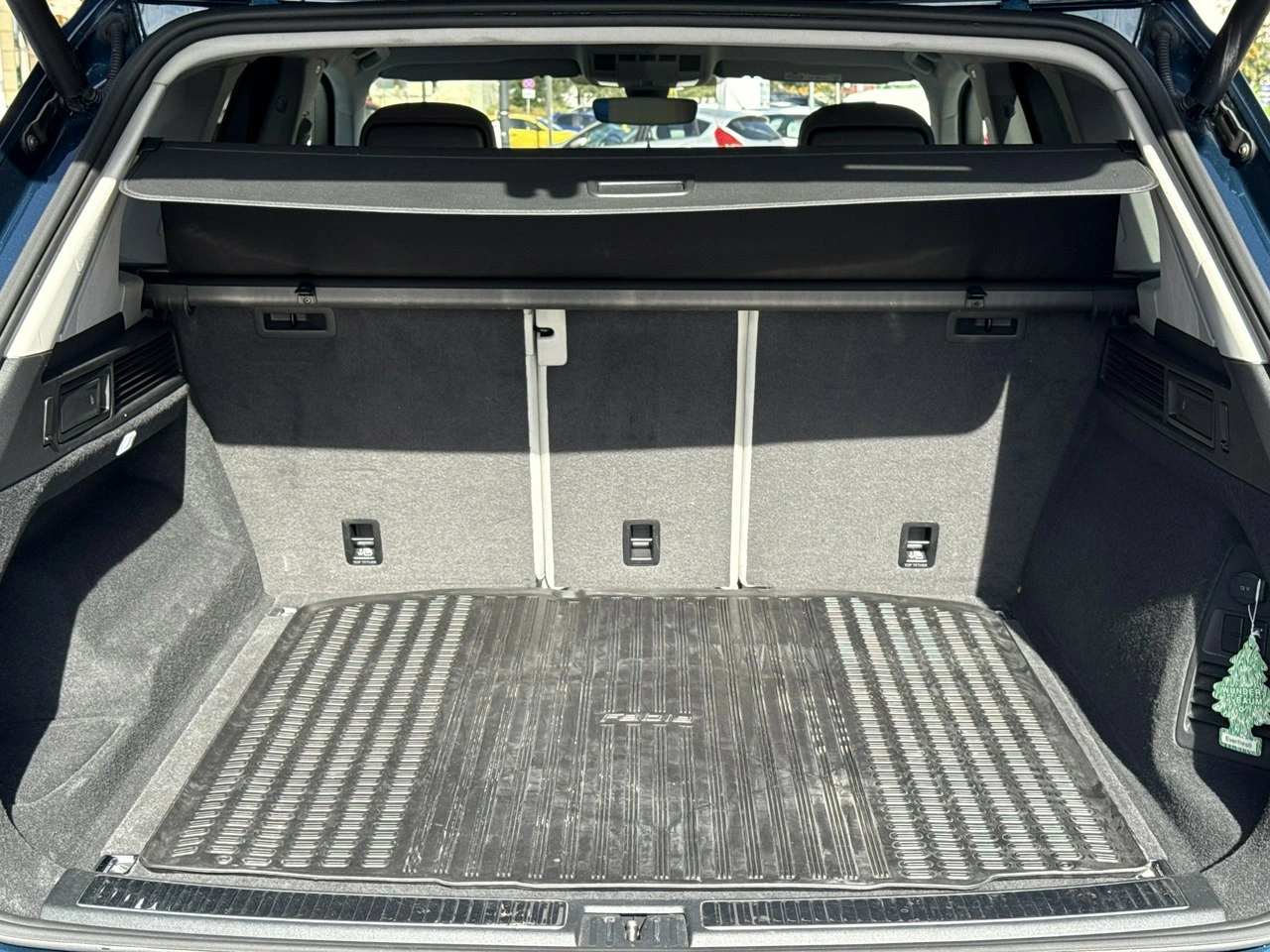 Volkswagen Touareg - Zdjęcie 38