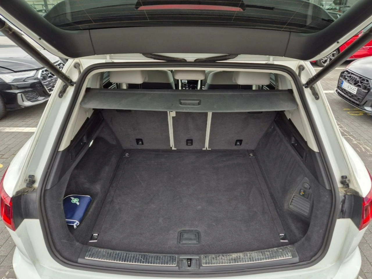 Volkswagen Touareg - Zdjęcie 13