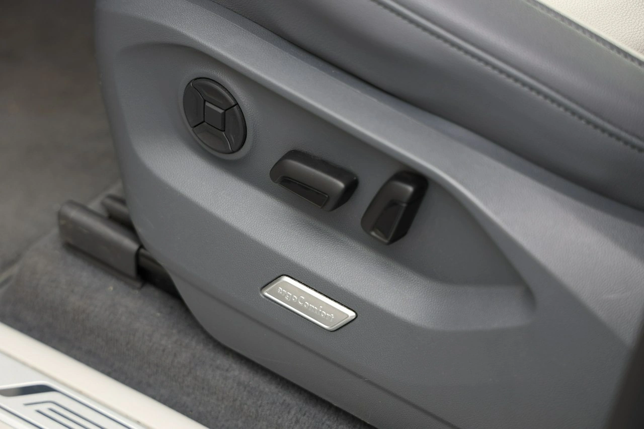 Volkswagen Touareg - Zdjęcie 11