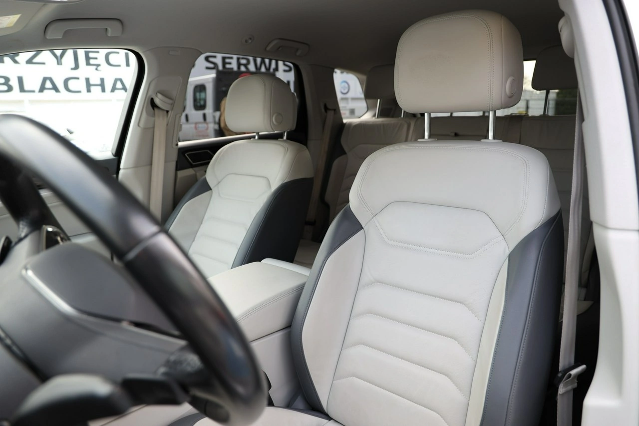 Volkswagen Touareg - Zdjęcie 12