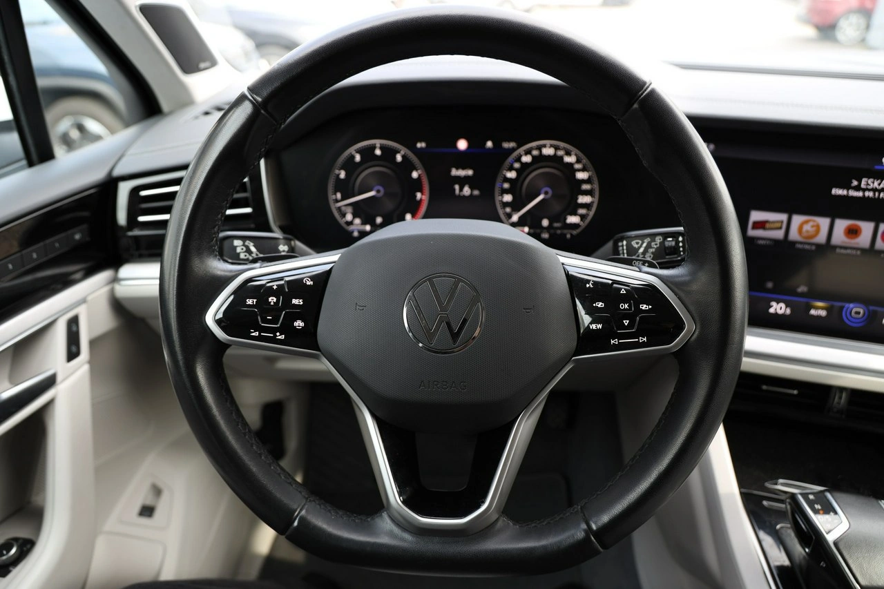 Volkswagen Touareg - Zdjęcie 13