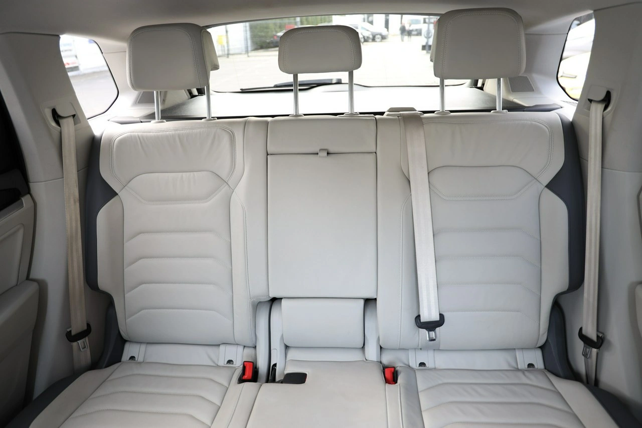 Volkswagen Touareg - Zdjęcie 25