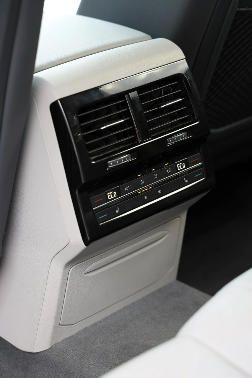 Volkswagen Touareg - Zdjęcie 29