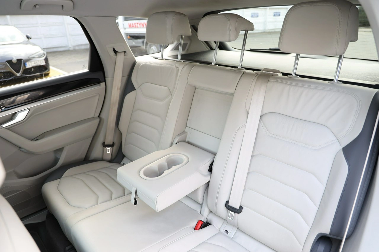 Volkswagen Touareg - Zdjęcie 30