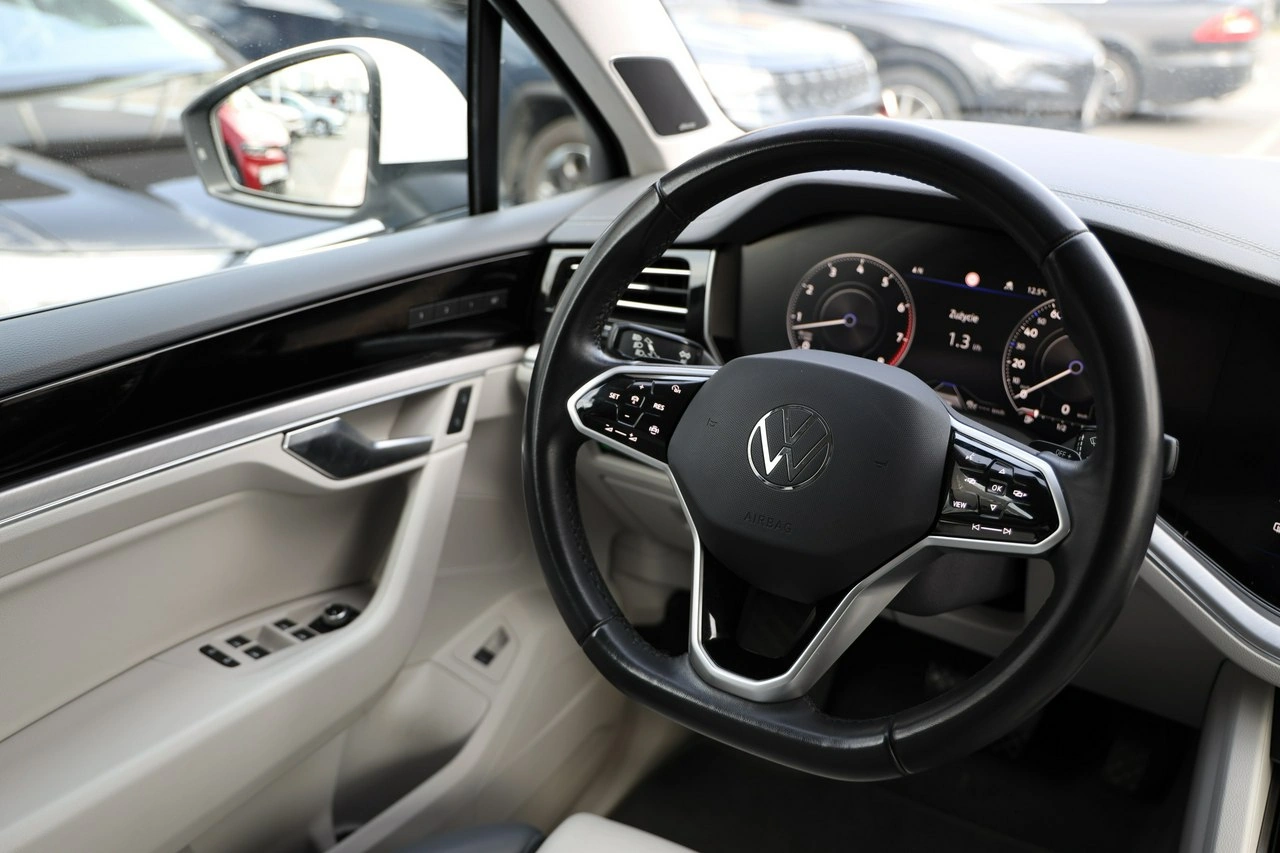 Volkswagen Touareg - Zdjęcie 33