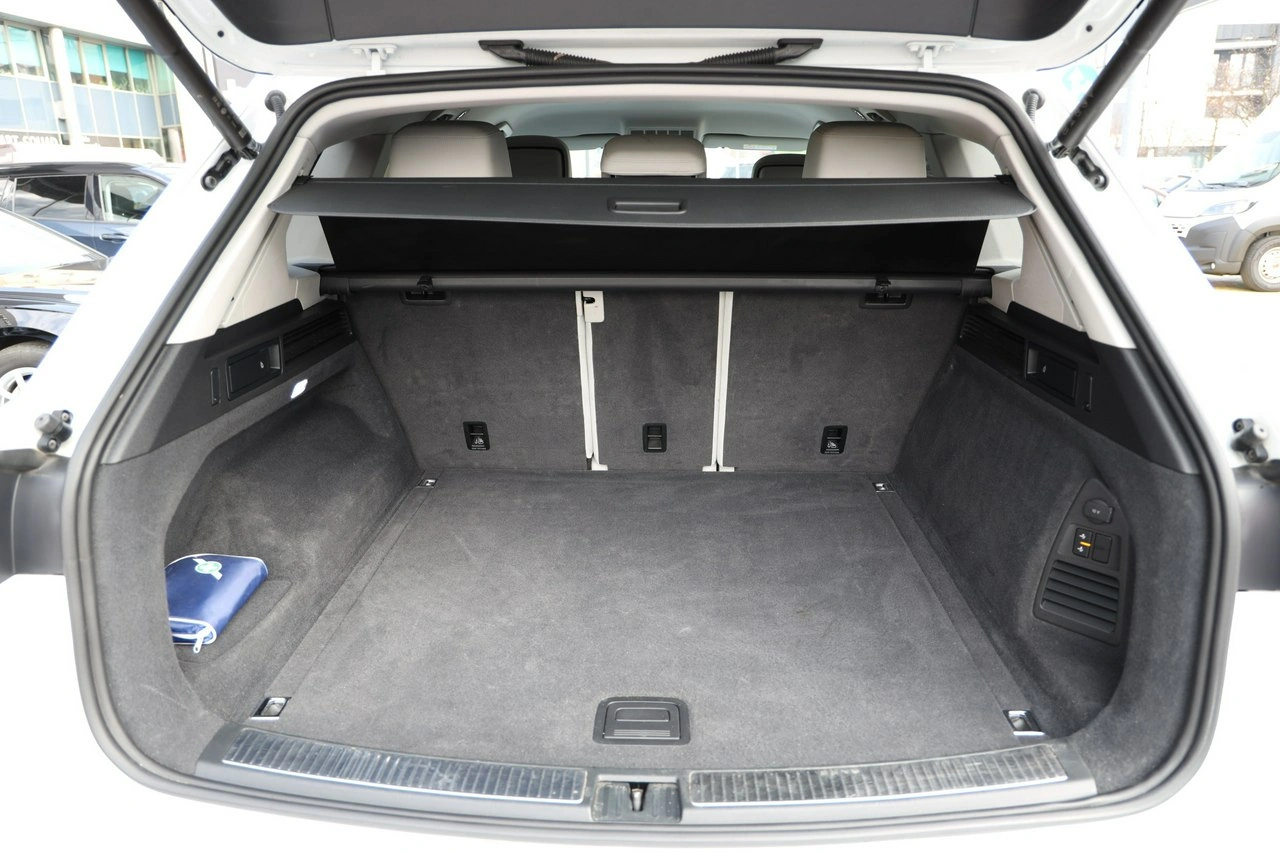 Volkswagen Touareg - Zdjęcie 36