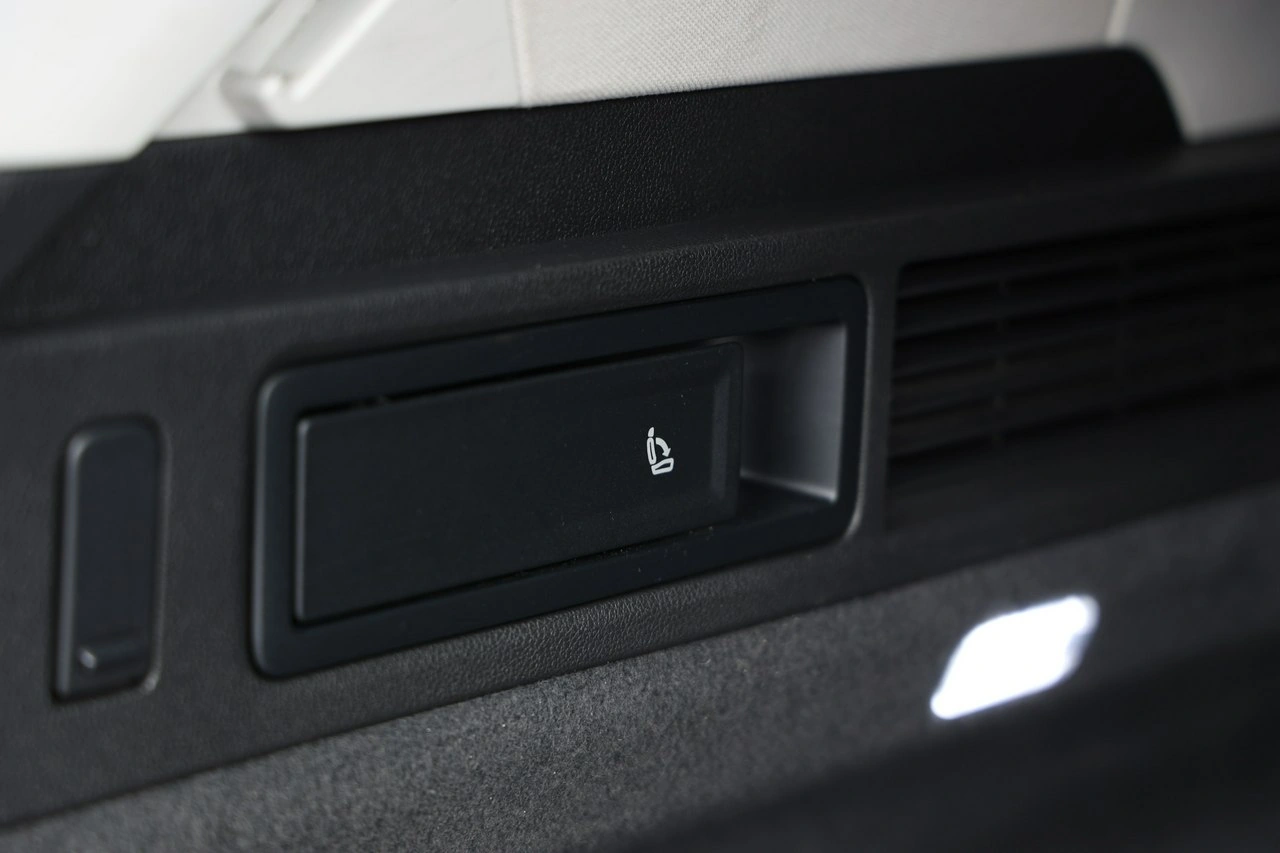 Volkswagen Touareg - Zdjęcie 37