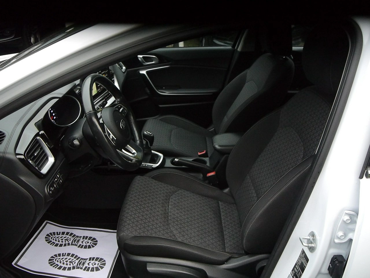 Kia Ceed - Zdjęcie 24