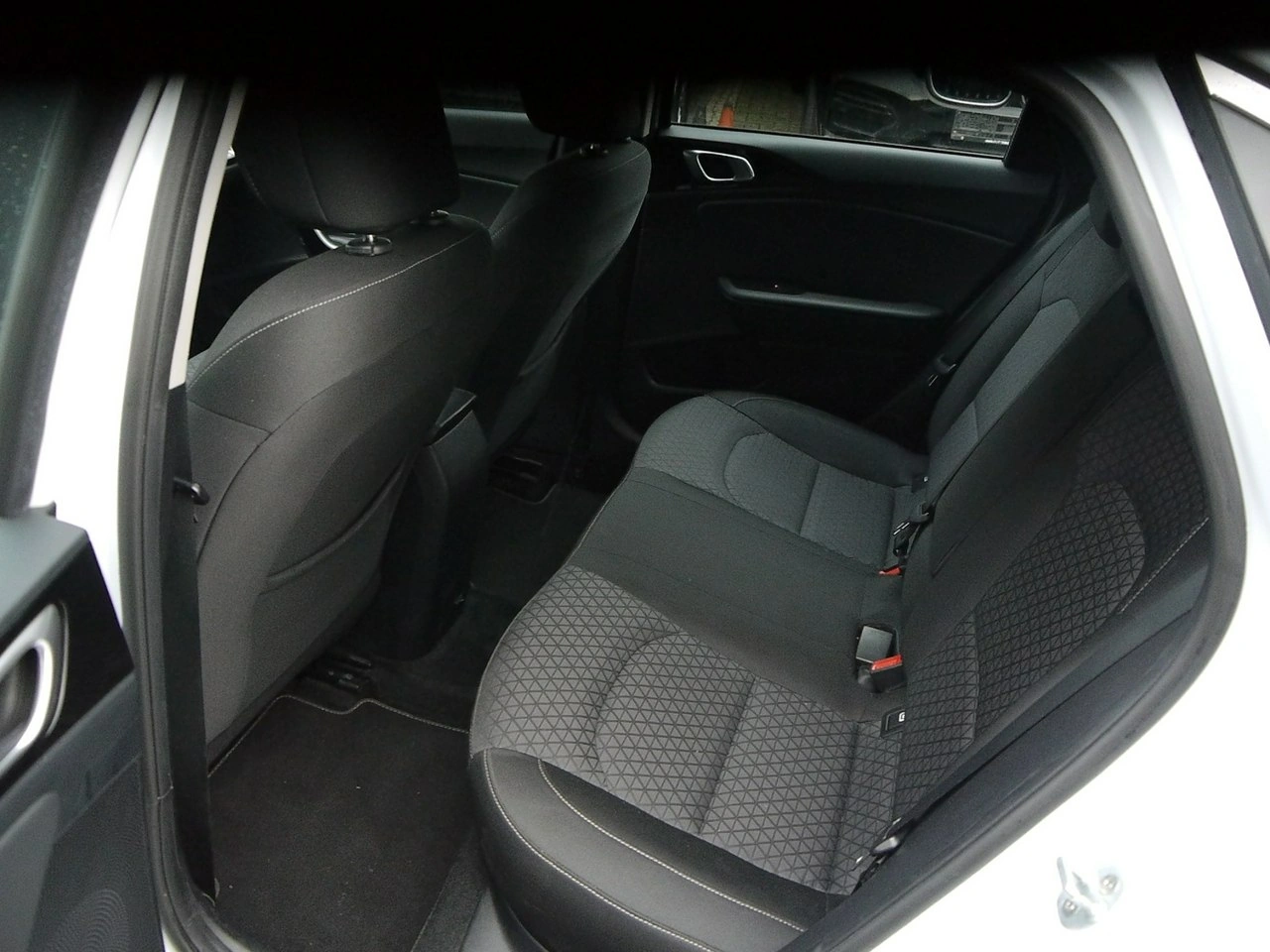 Kia Ceed - Zdjęcie 27