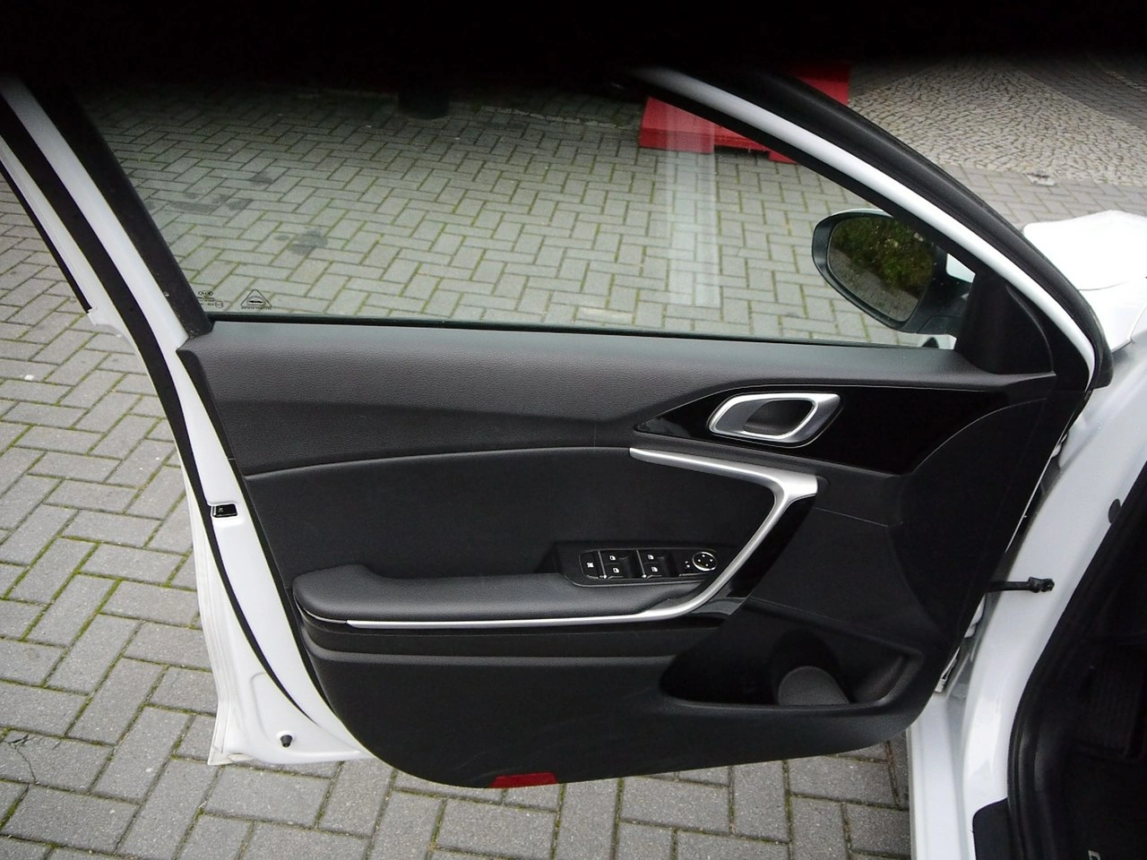 Kia Ceed - Zdjęcie 28