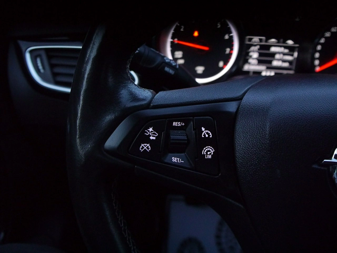 Opel Astra - Zdjęcie 31