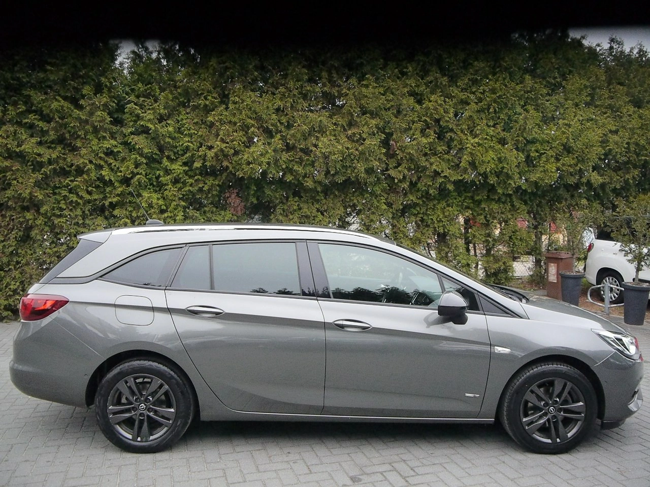 Opel Astra - Zdjęcie 10