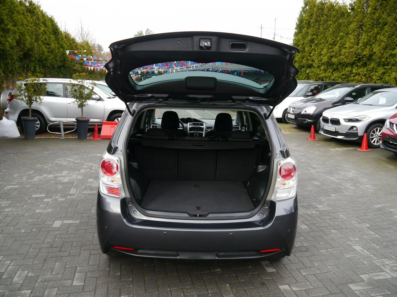 Toyota Verso - Zdjęcie 10