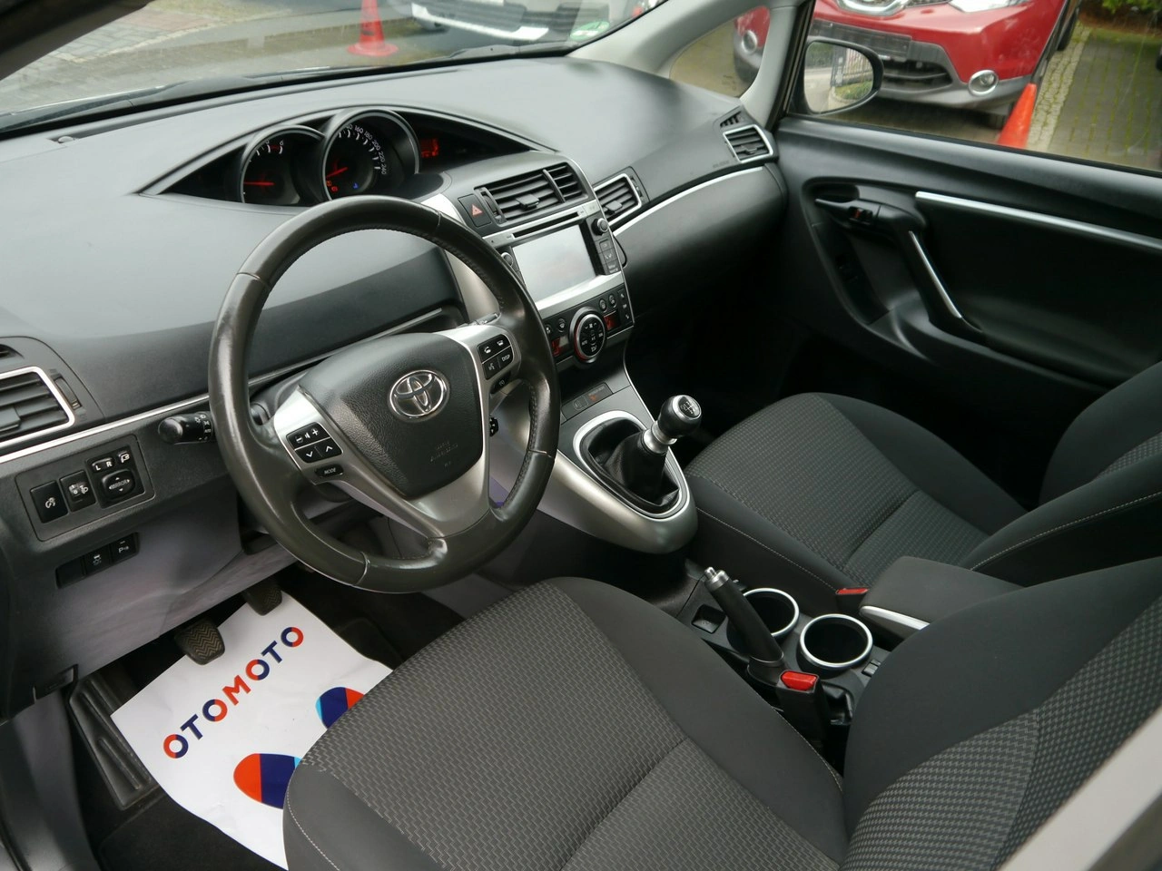 Toyota Verso - Zdjęcie 19