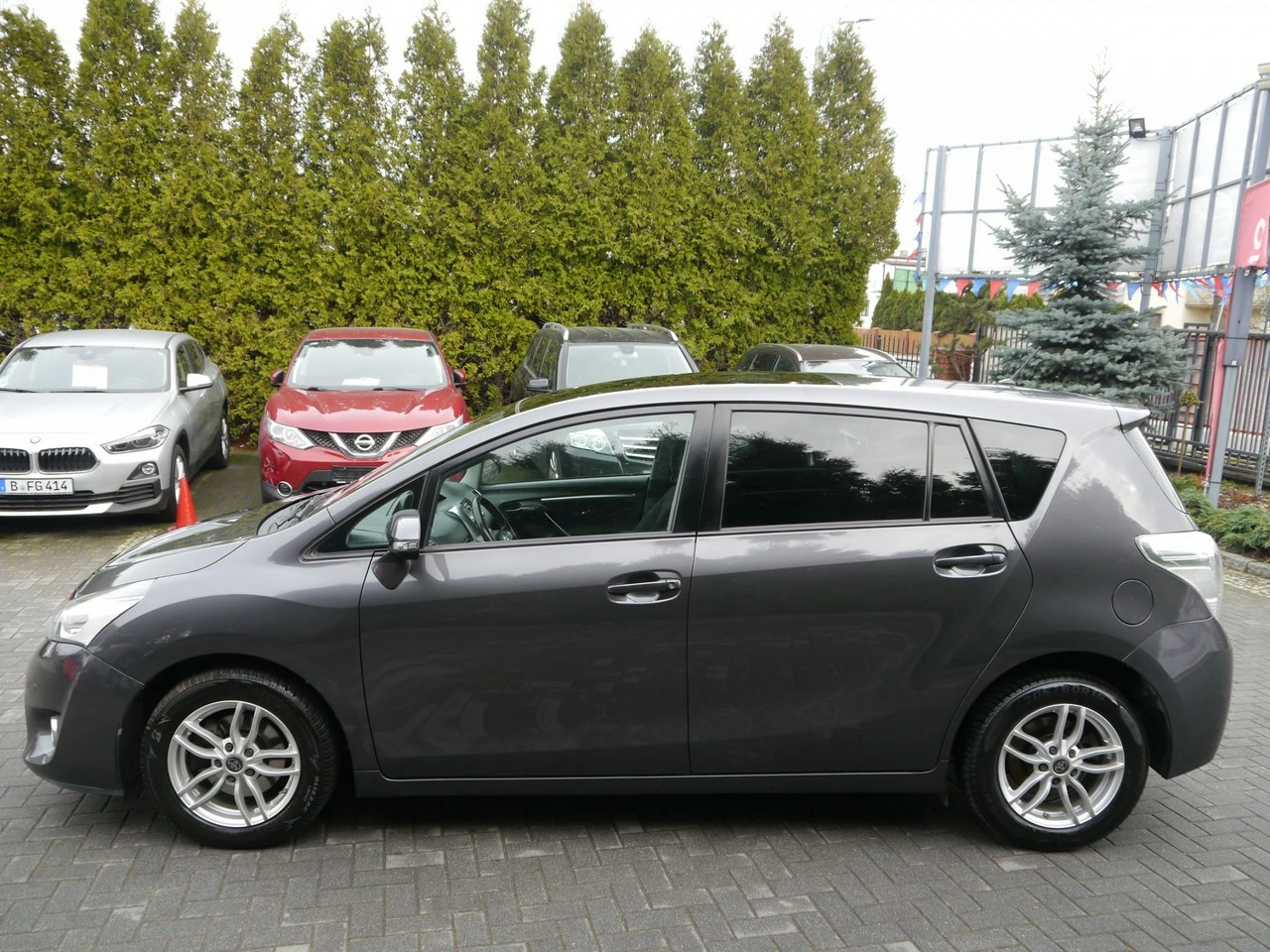 Toyota Verso - Zdjęcie 8