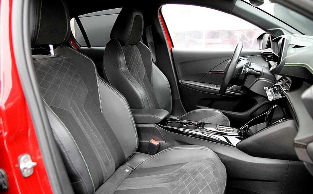 Peugeot 208 - Zdjęcie 25