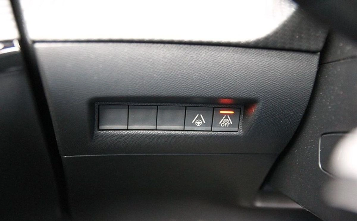 Peugeot 208 - Zdjęcie 27