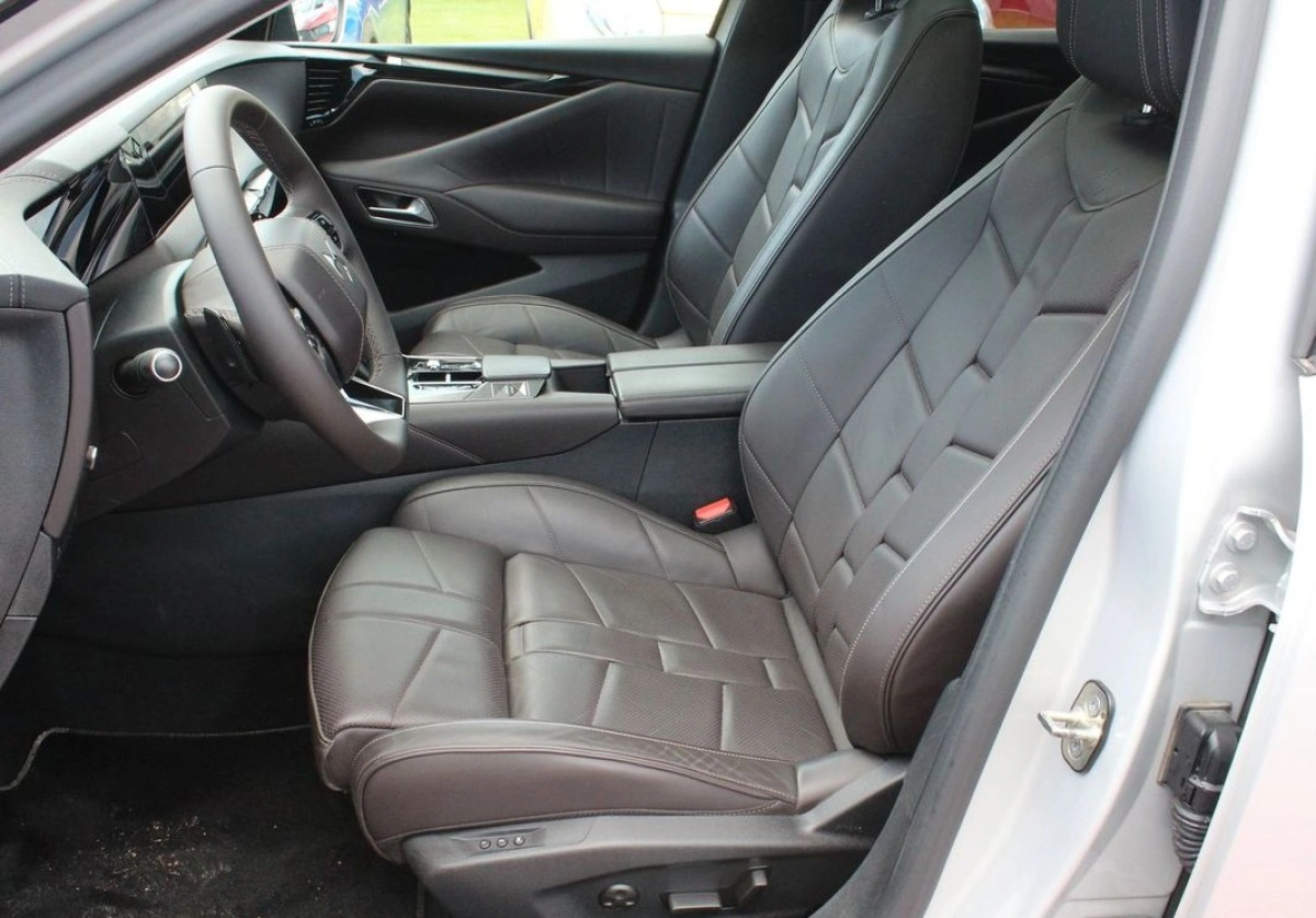 DS Automobiles DS 4 - Zdjęcie 9