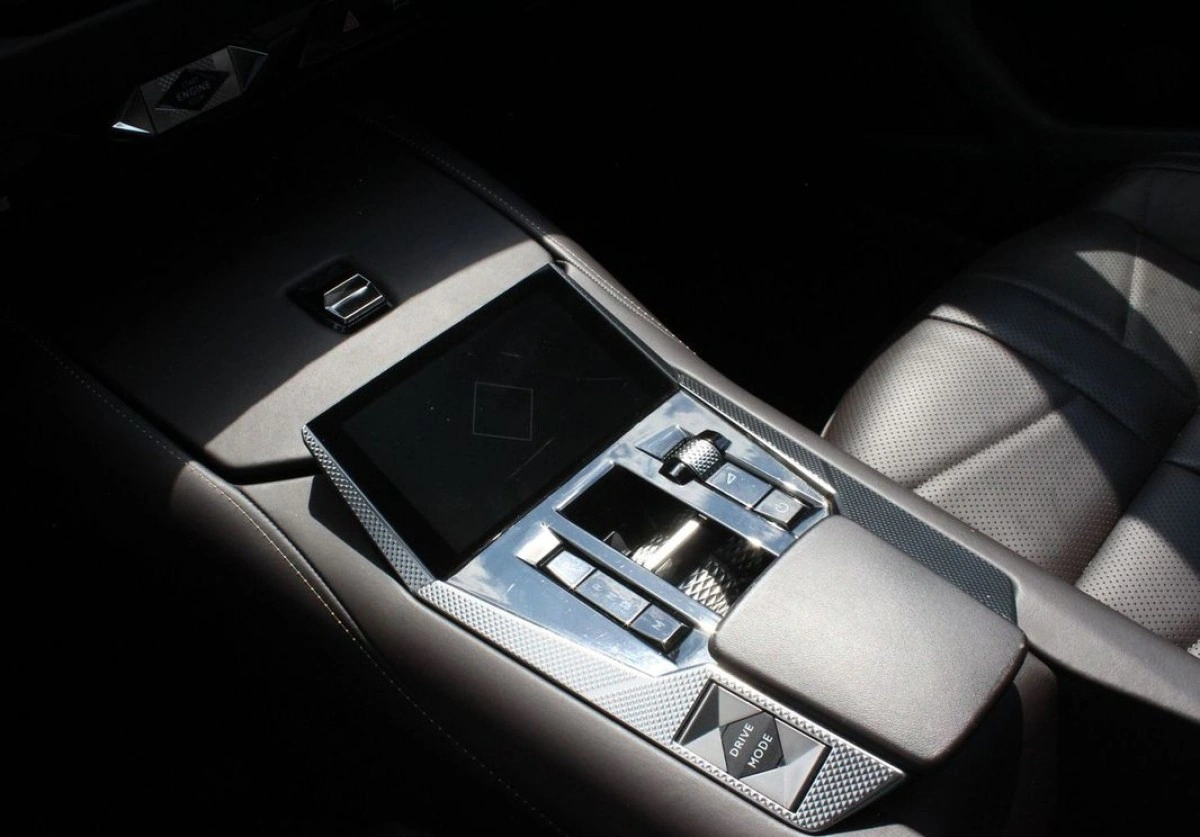 DS Automobiles DS 4 - Zdjęcie 15