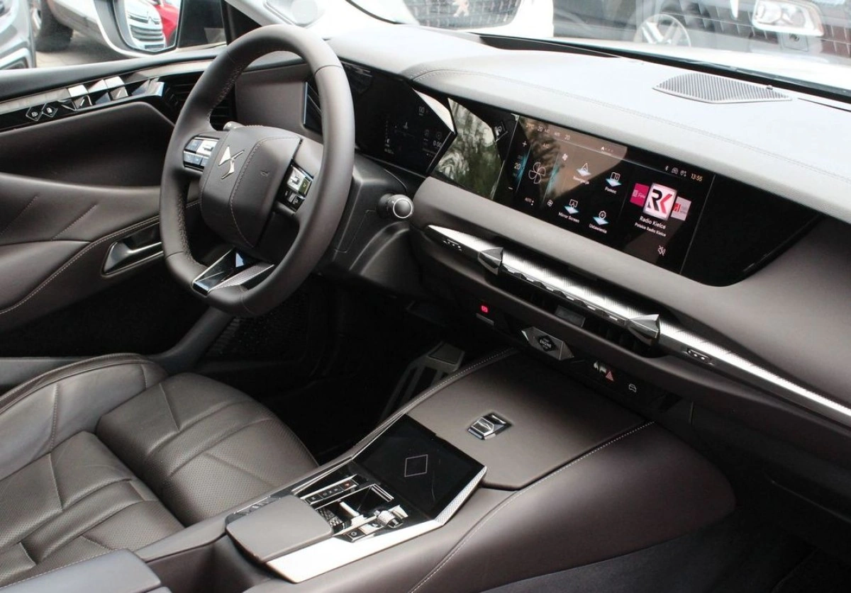 DS Automobiles DS 4 - Zdjęcie 17