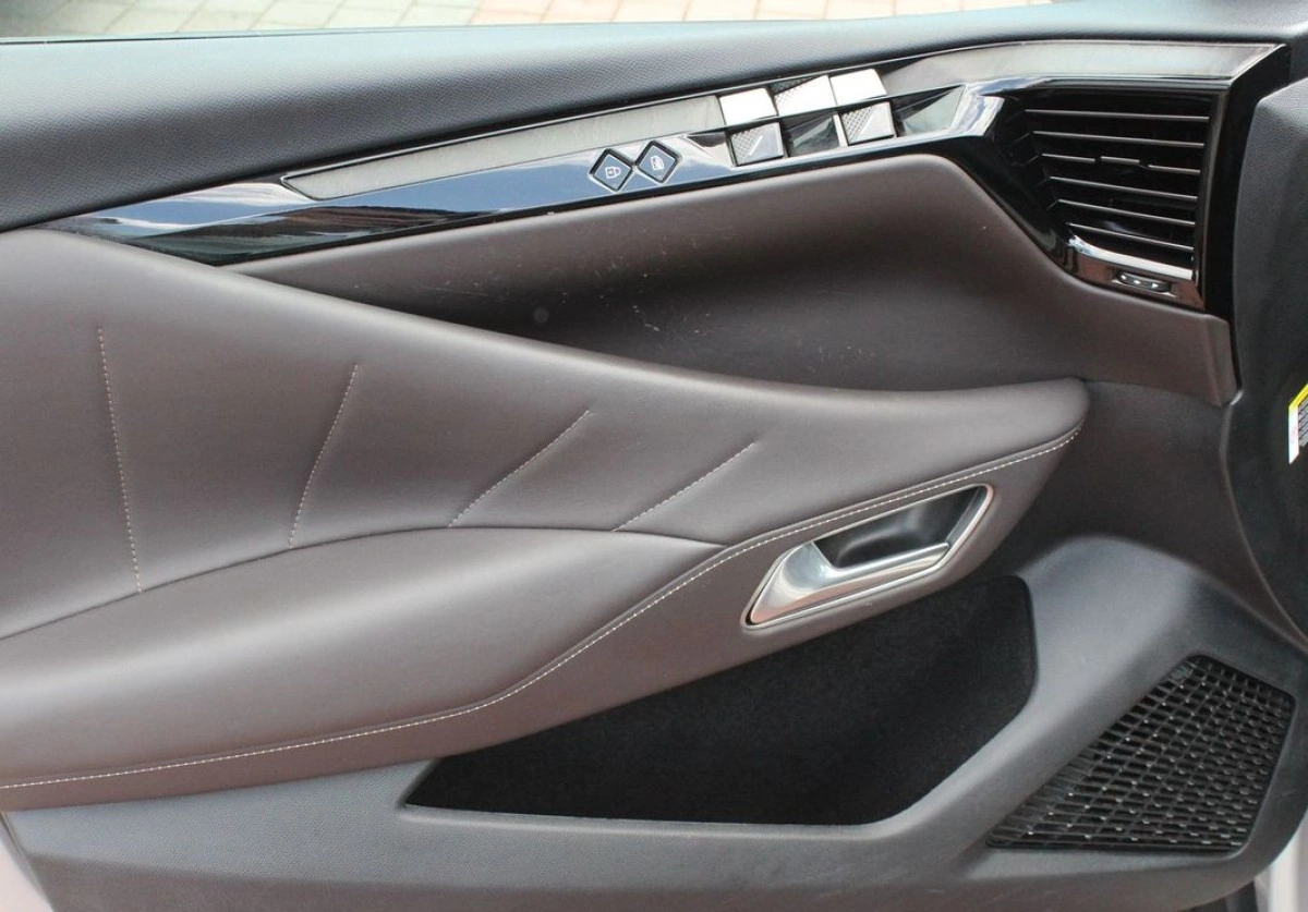 DS Automobiles DS 4 - Zdjęcie 19