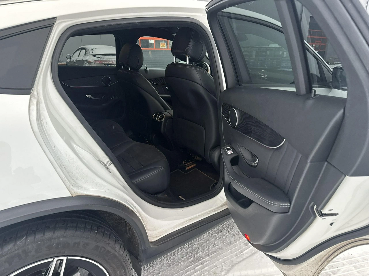 Mercedes GLC 220 - Zdjęcie 17