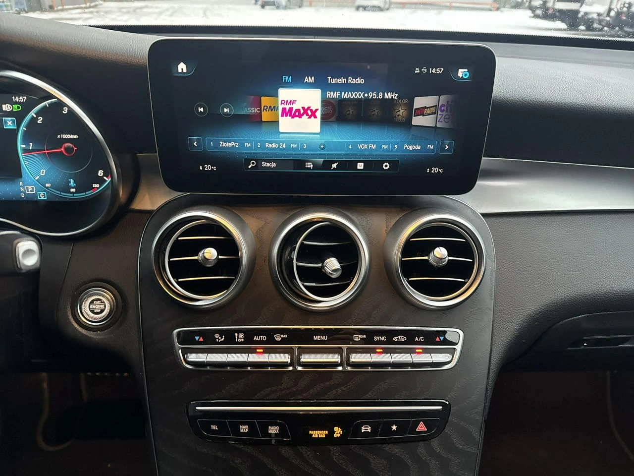 Mercedes GLC 220 - Zdjęcie 23