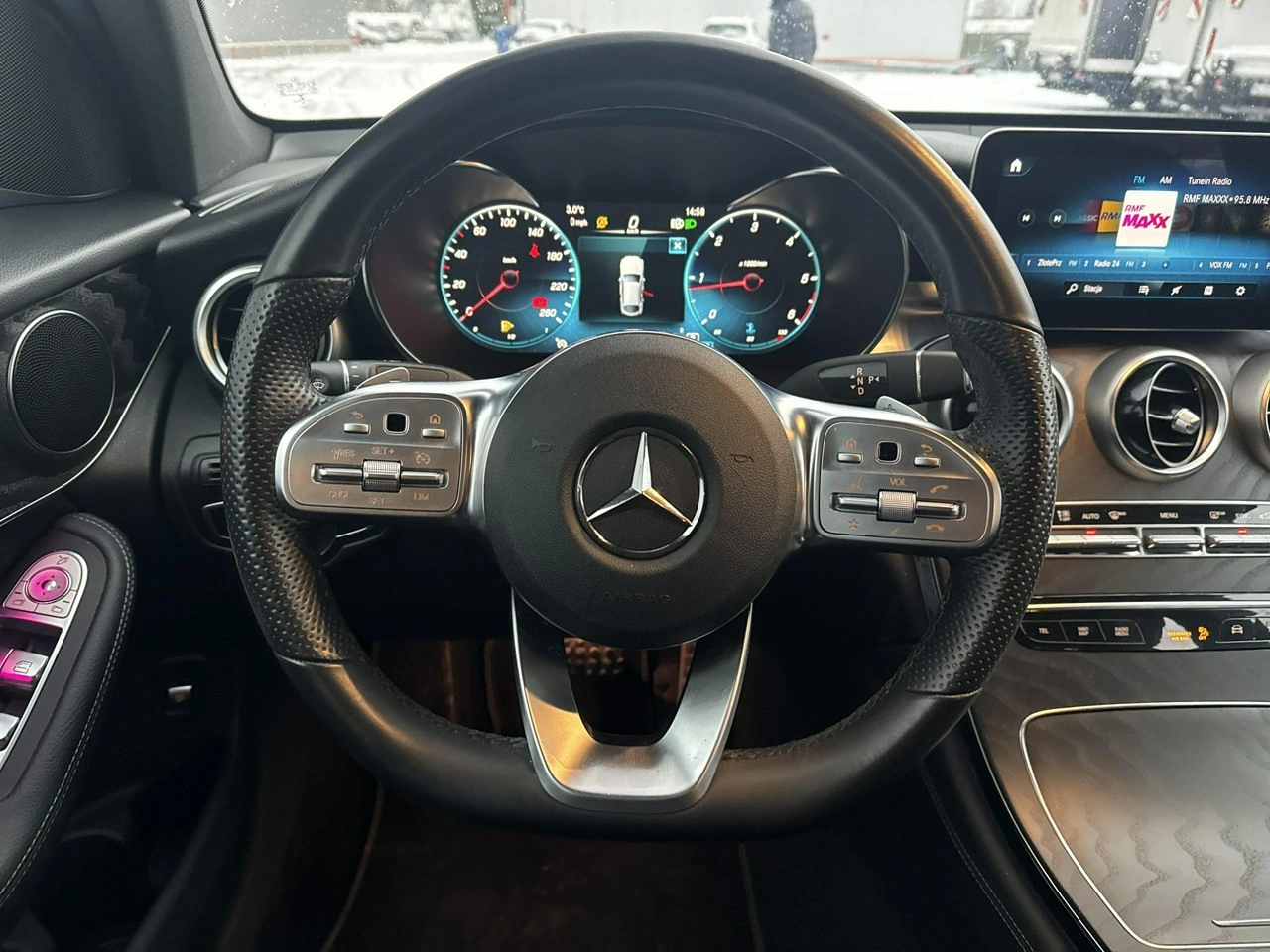 Mercedes GLC 220 - Zdjęcie 25