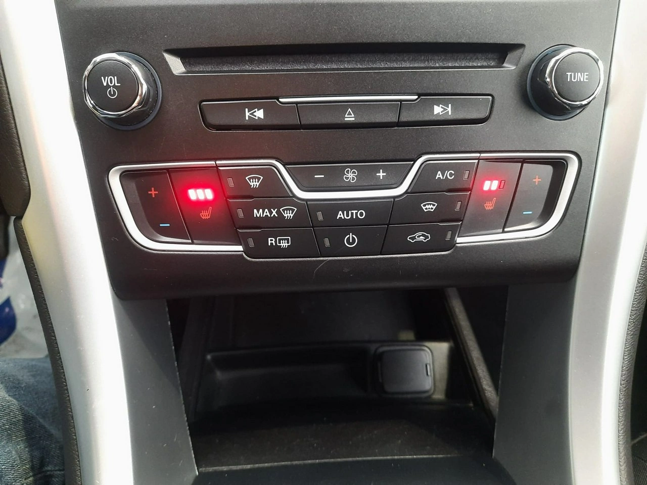 Ford Mondeo - Zdjęcie 20