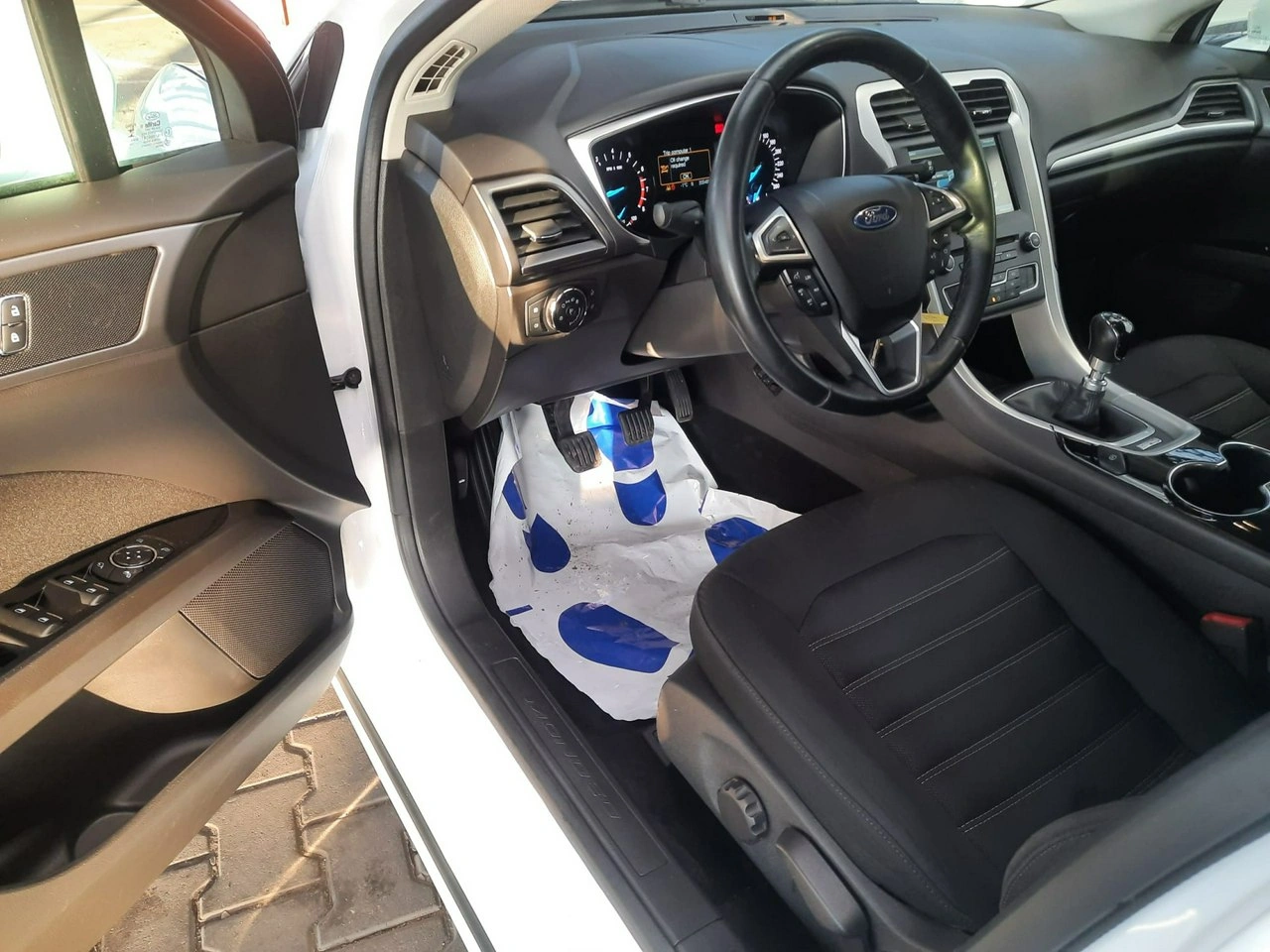 Ford Mondeo - Zdjęcie 31