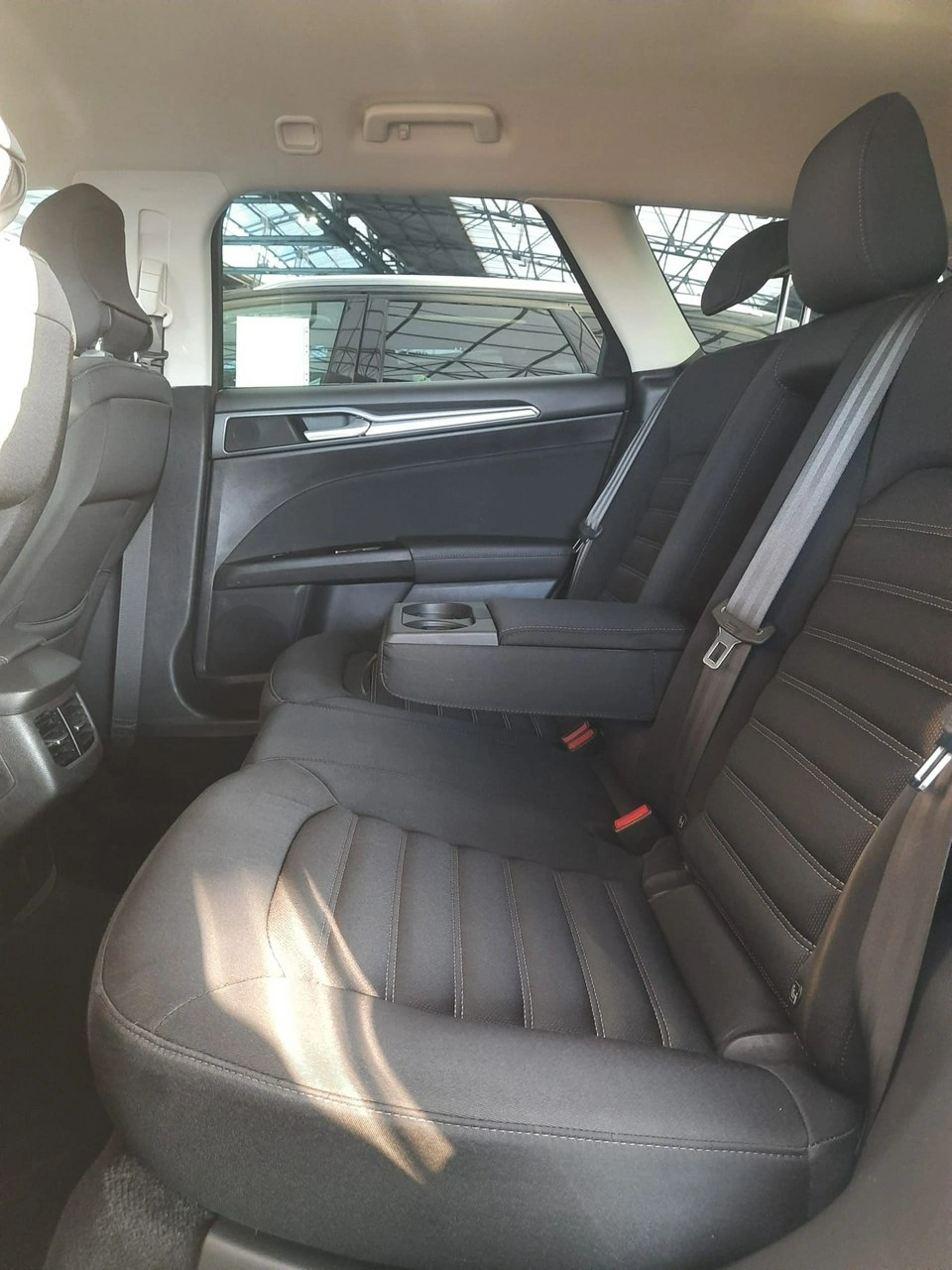 Ford Mondeo - Zdjęcie 29