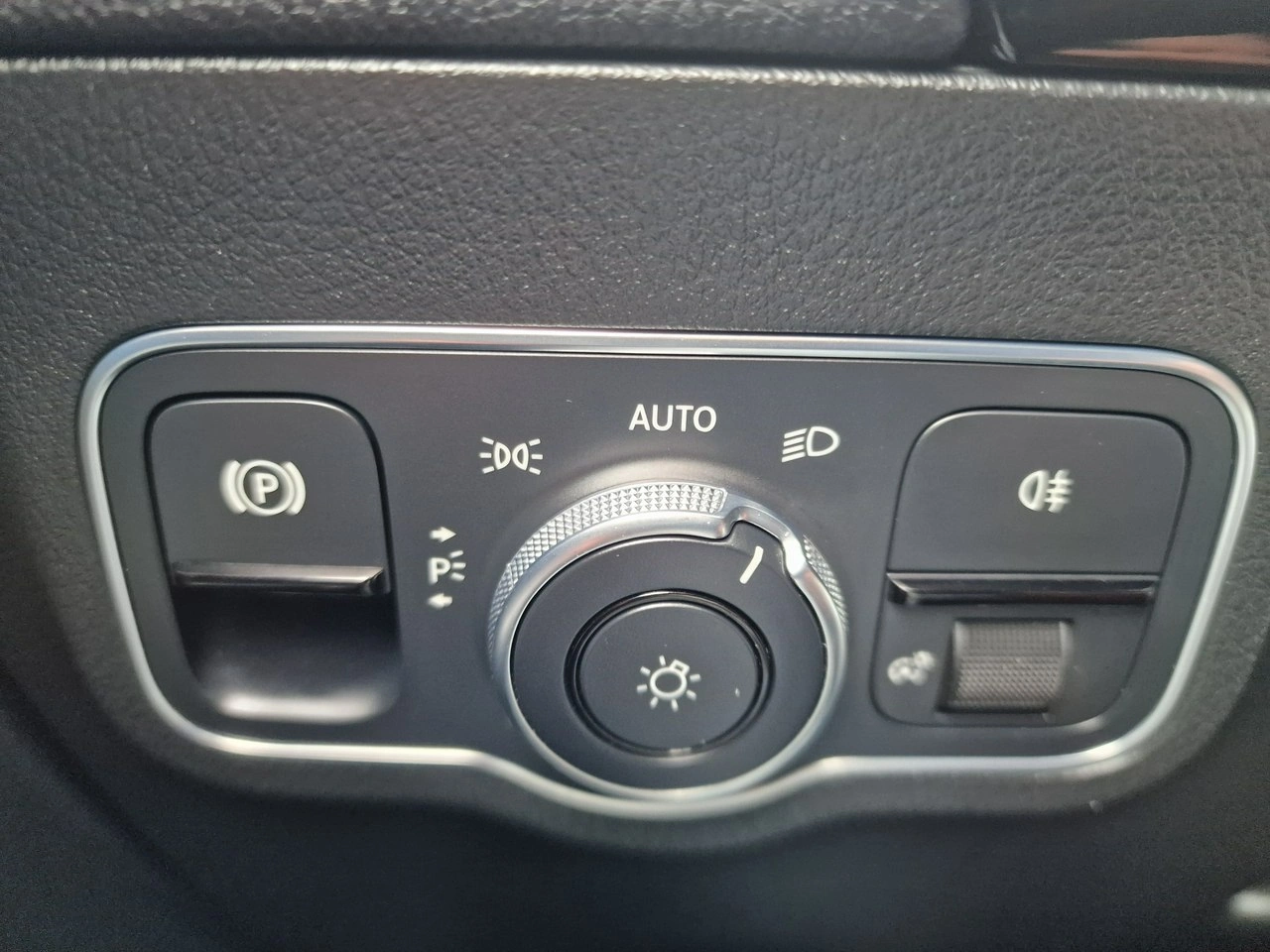 Mercedes GLA 200 - Zdjęcie 37