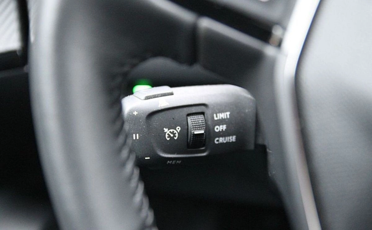 Peugeot 2008 - Zdjęcie 30