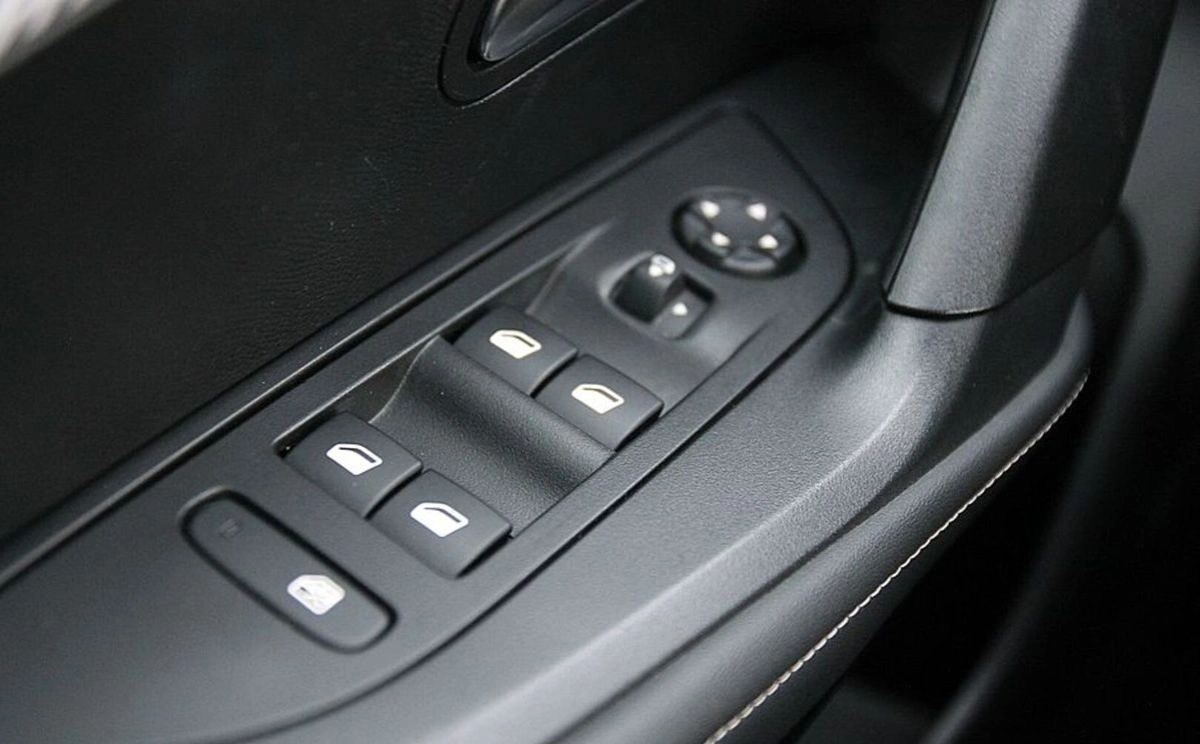 Peugeot 2008 - Zdjęcie 26