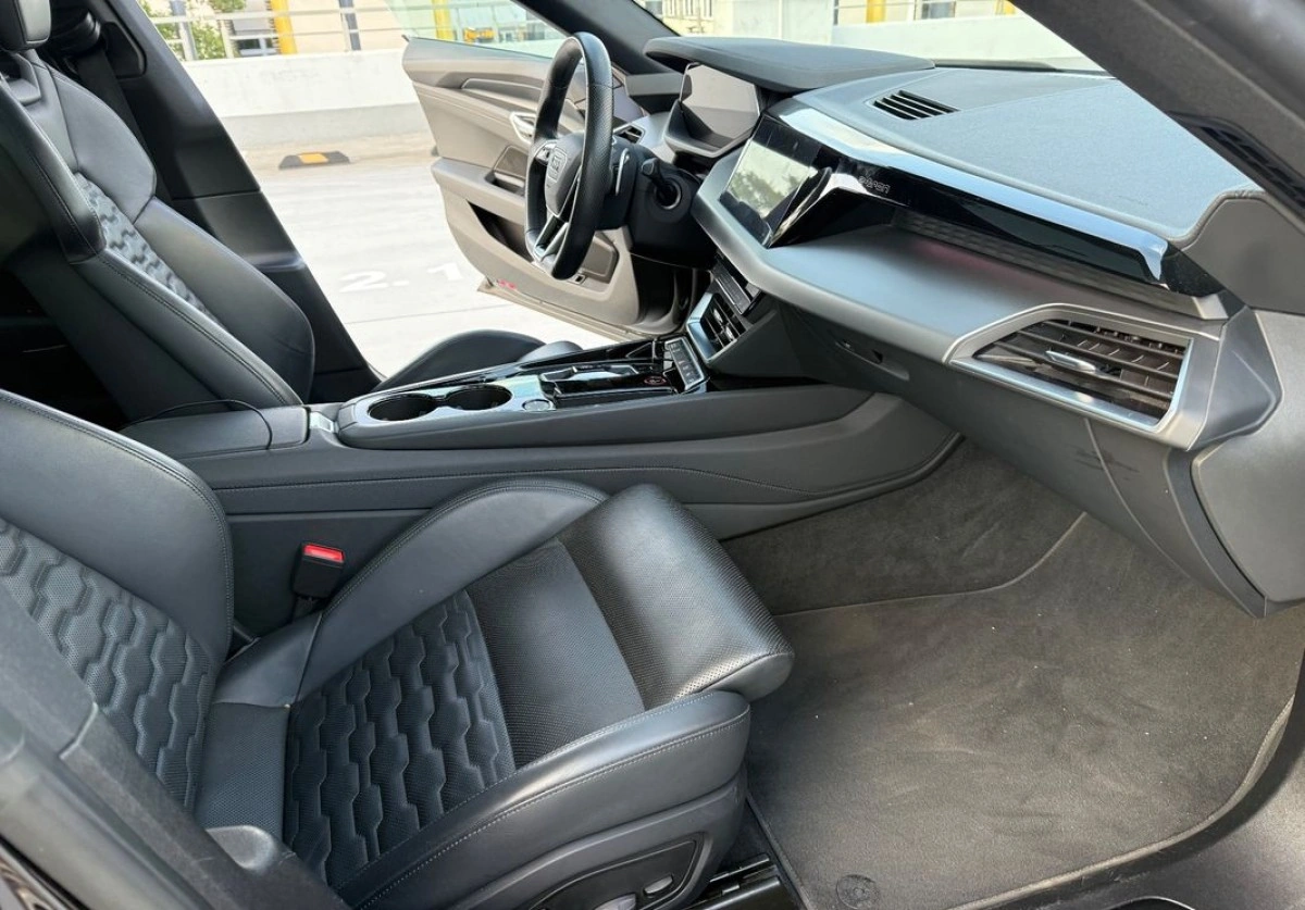 Audi e-tron GT - Zdjęcie 17