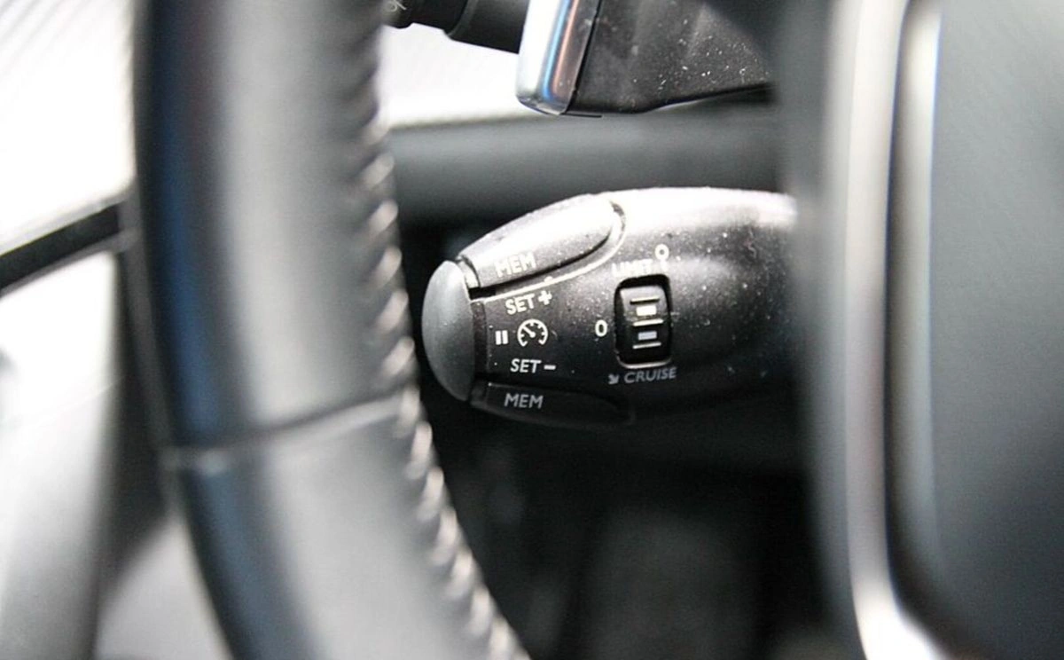 Peugeot 2008 - Zdjęcie 32