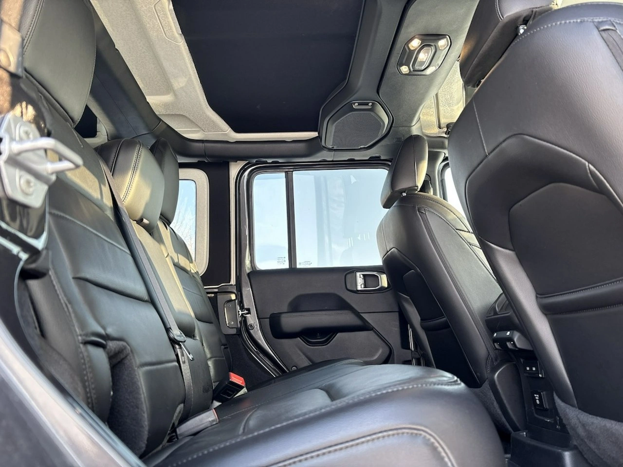 Jeep Wrangler - Zdjęcie 36