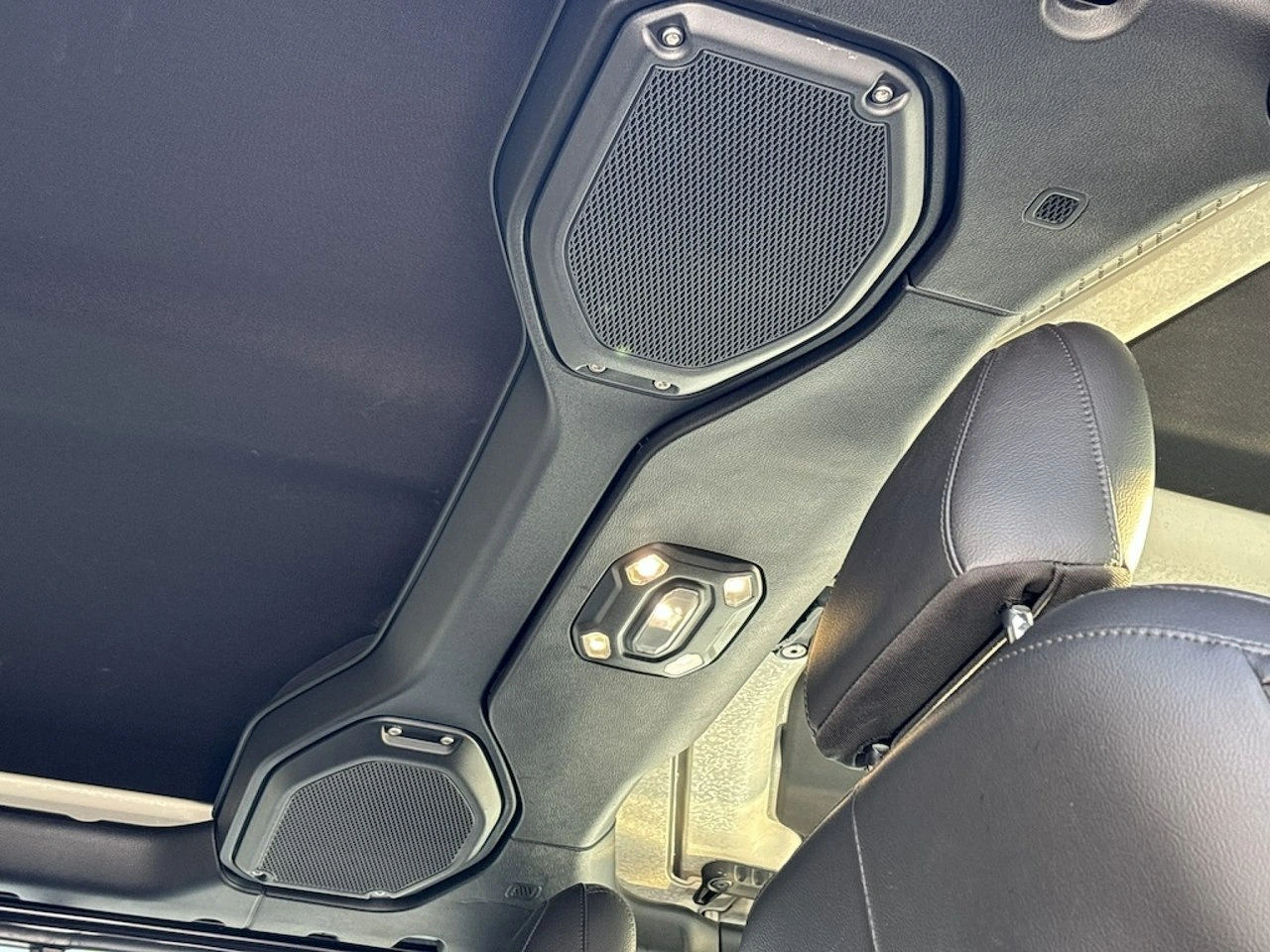 Jeep Wrangler - Zdjęcie 37