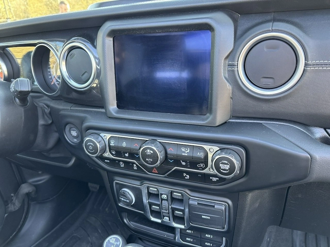Jeep Wrangler - Zdjęcie 42