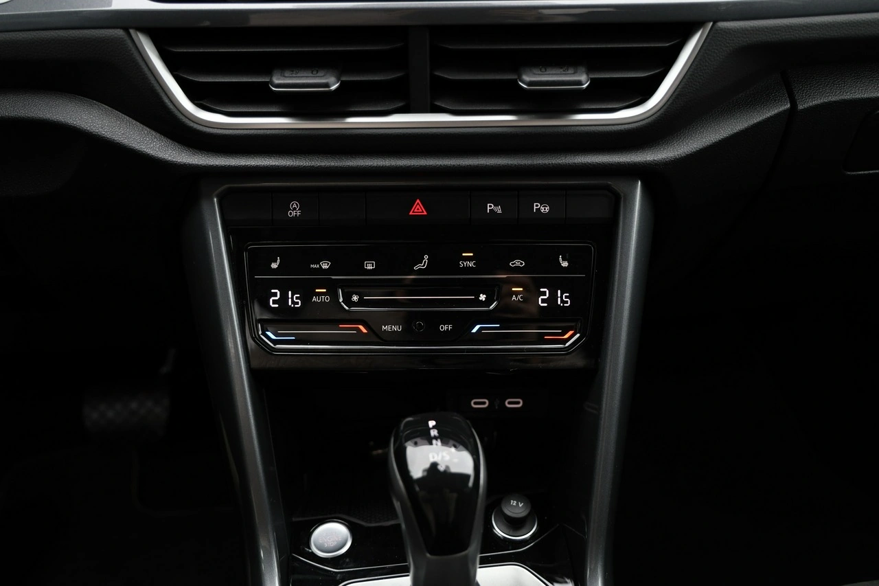 Volkswagen T-Roc - Zdjęcie 15