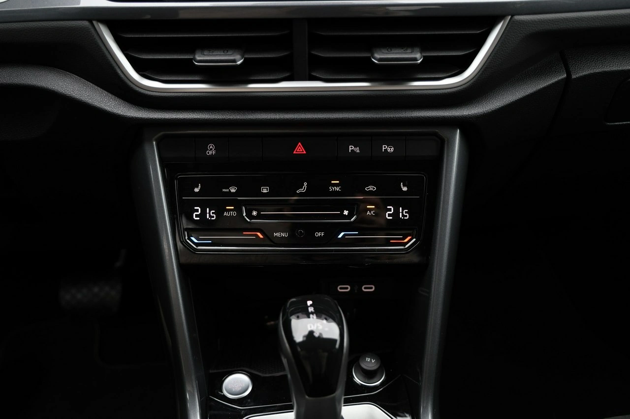 Volkswagen T-Roc - Zdjęcie 17