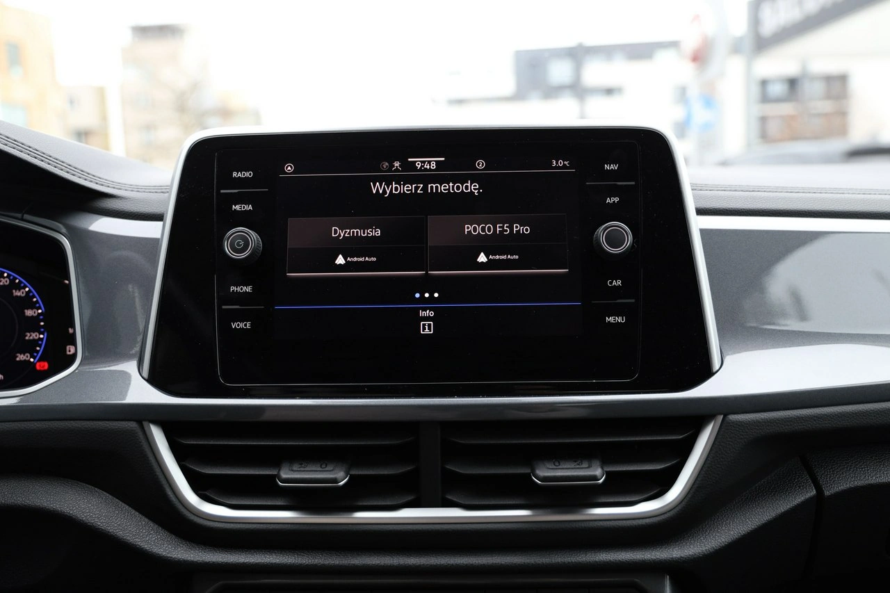 Volkswagen T-Roc - Zdjęcie 18